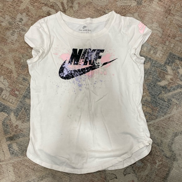 Nike shirt - Picture 1 of 2